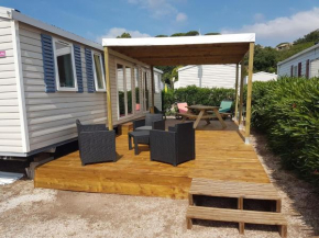 Frejus tout confort, climatisation,linge de lit et de toilette, coffre fort, ventilations au plafond chambres et wifi possible